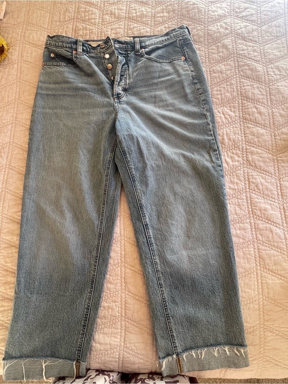 Universal Thread Women's Cropped Button-Fly Jeans in Light Blue Denim